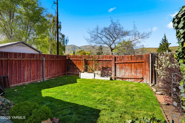 $350,000 | 211 East Second Street, Naches, WA 98937