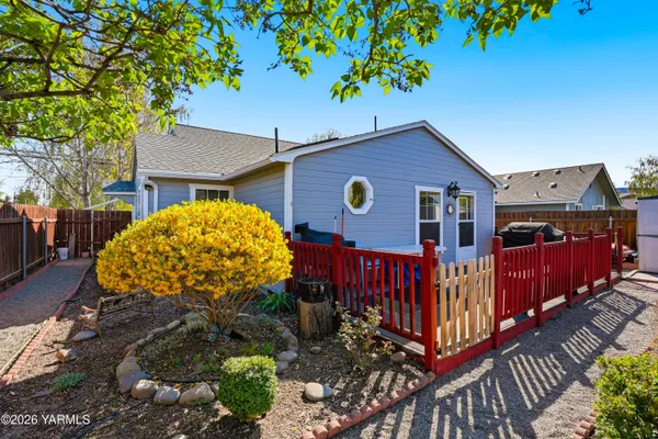 $350,000 | 211 East Second Street, Naches, WA 98937