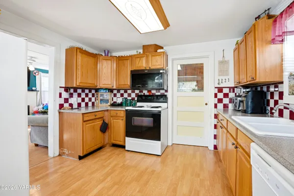 $350,000 | 211 East Second Street, Naches, WA 98937