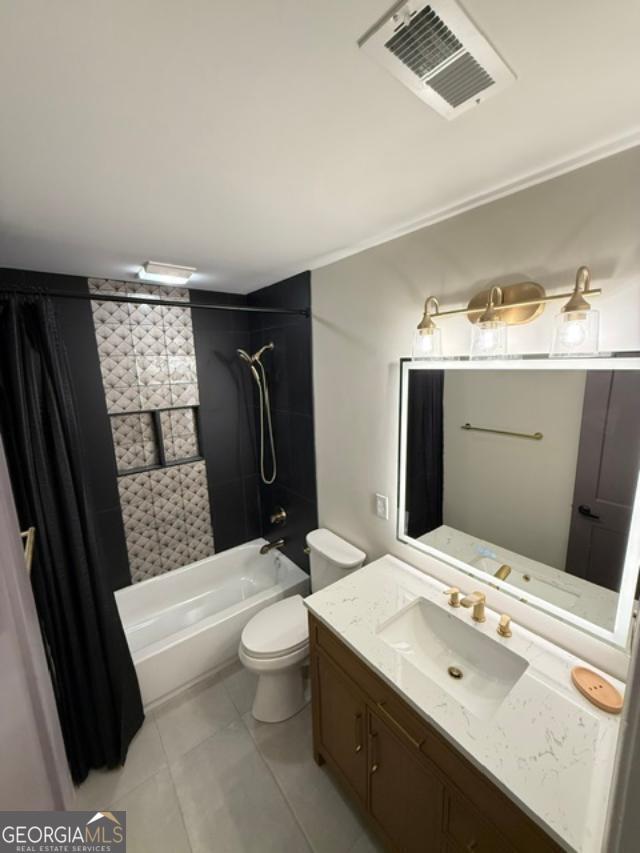 161 Hancock Road Williamson, GA 30292 - Photo 21 of 44 a bathroom with a sink a toilet and mirror