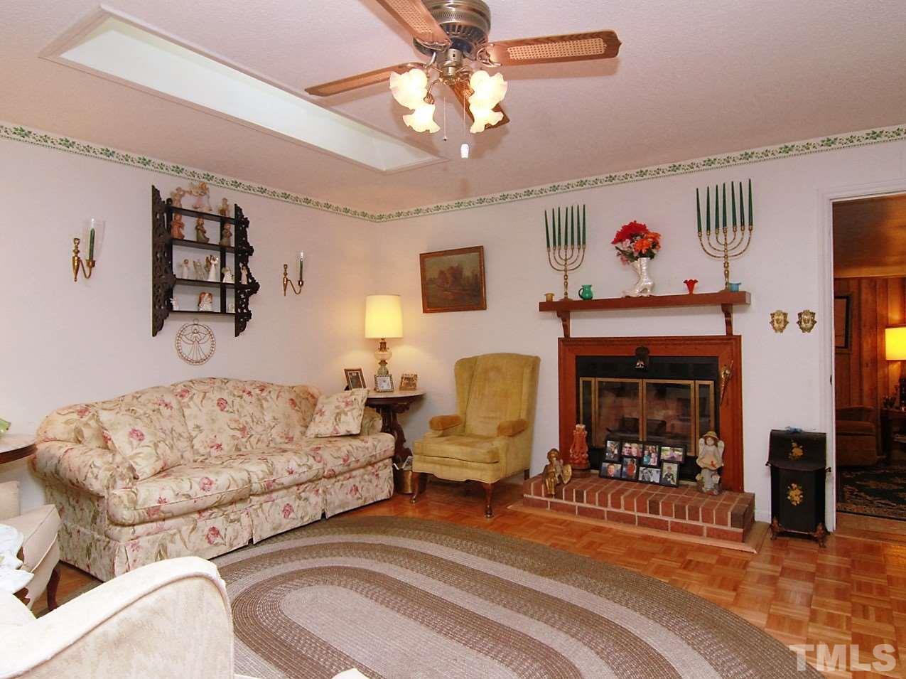 818 Chalk Level Road Durham, NC 27704 - Photo 3 of 25