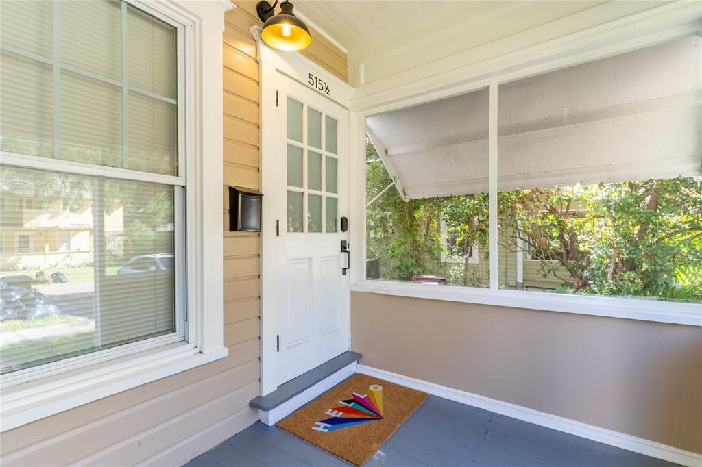 515 Daniels Avenue Orlando, FL 32801 - Photo 2 of 36 a view of an empty room with a window