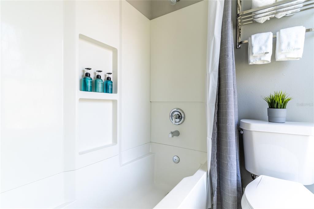 515 Daniels Avenue Orlando, FL 32801 - Photo 25 of 36 a bathroom with a sink and toilet