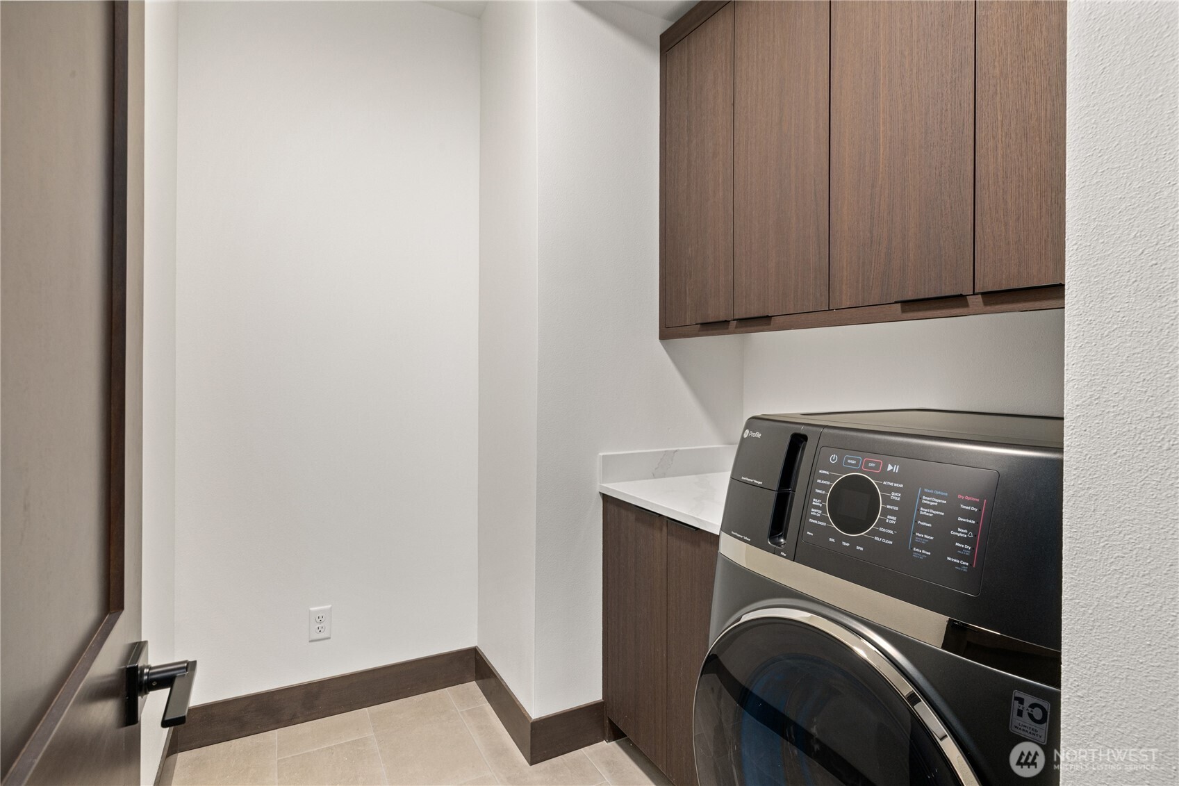 105 Riverbend Loop Cle Elum, WA 98922 - Photo 17 of 22 a utility room with dryer and washer