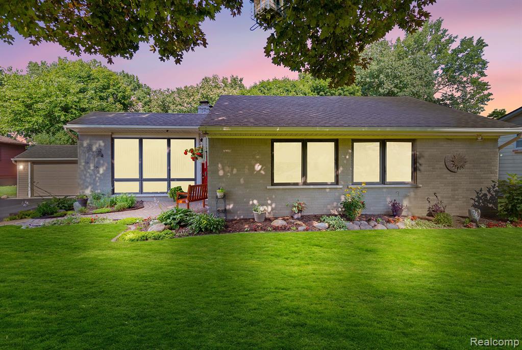 2254 Fairport Road Waterford, MI 48329 - Photo 1 of 48 Gallery Image 1