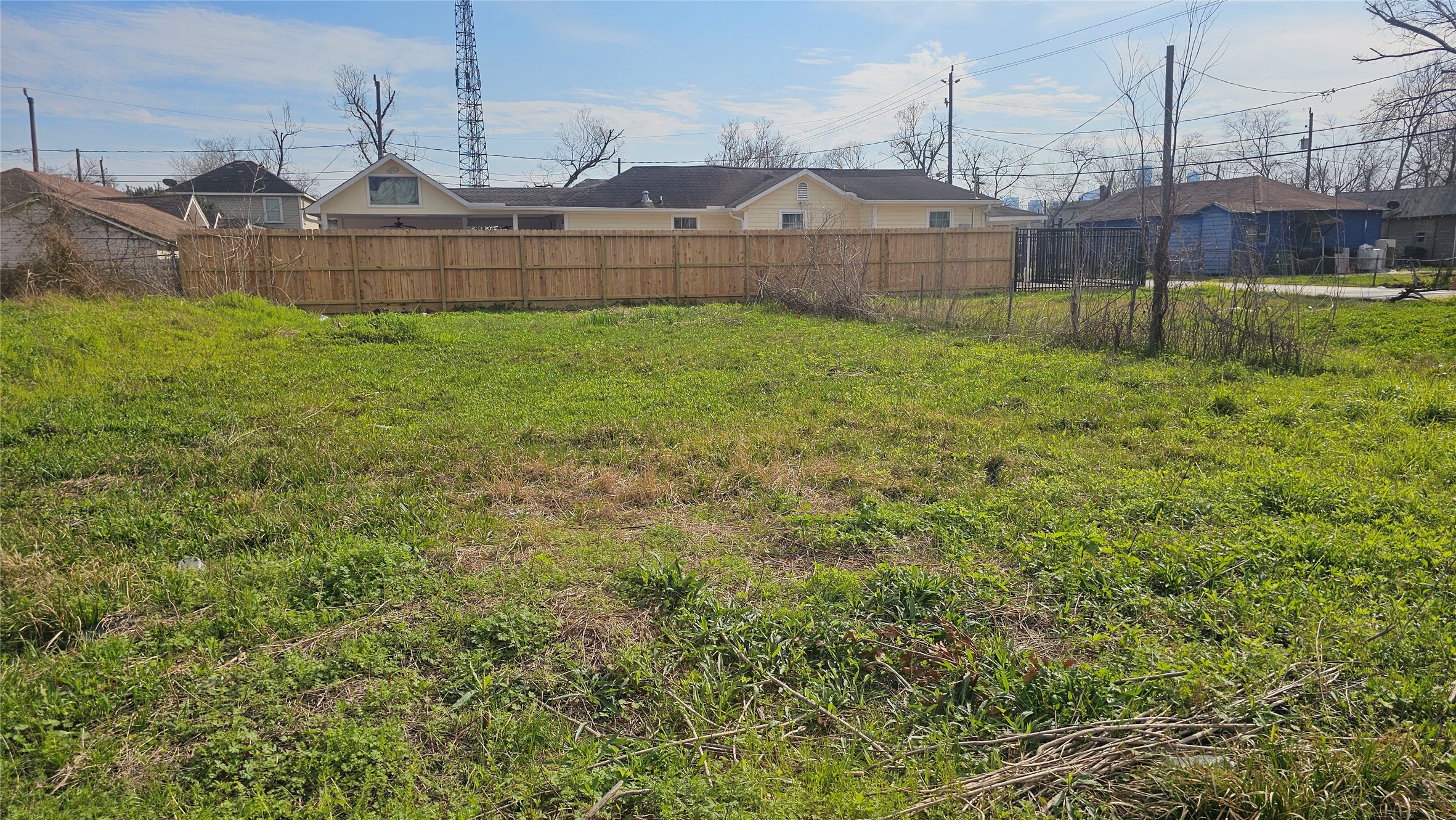 3208 Jewel Street Houston, TX 77026 - Photo 3 of 9