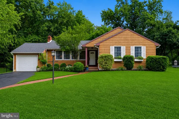$625,000 | 309 Arborlea Avenue, Yardley, PA 19067