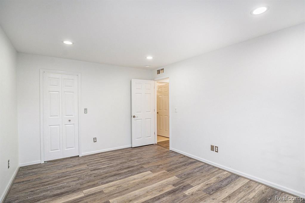 13439 Forest Ridge Boulevard Sterling Heights, MI 48313 - Photo 16 of 28