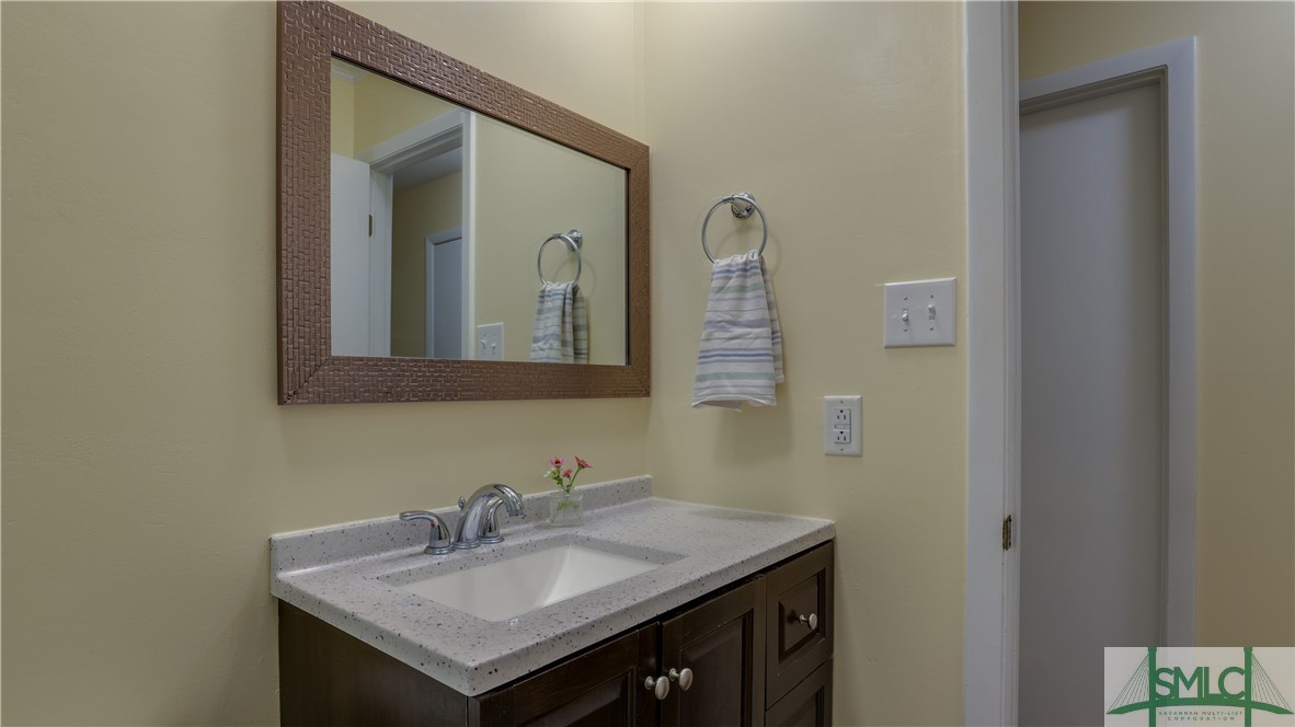 13605 Rockingham Road Savannah, GA 31419 - Photo 26 of 39 Hall bathroom