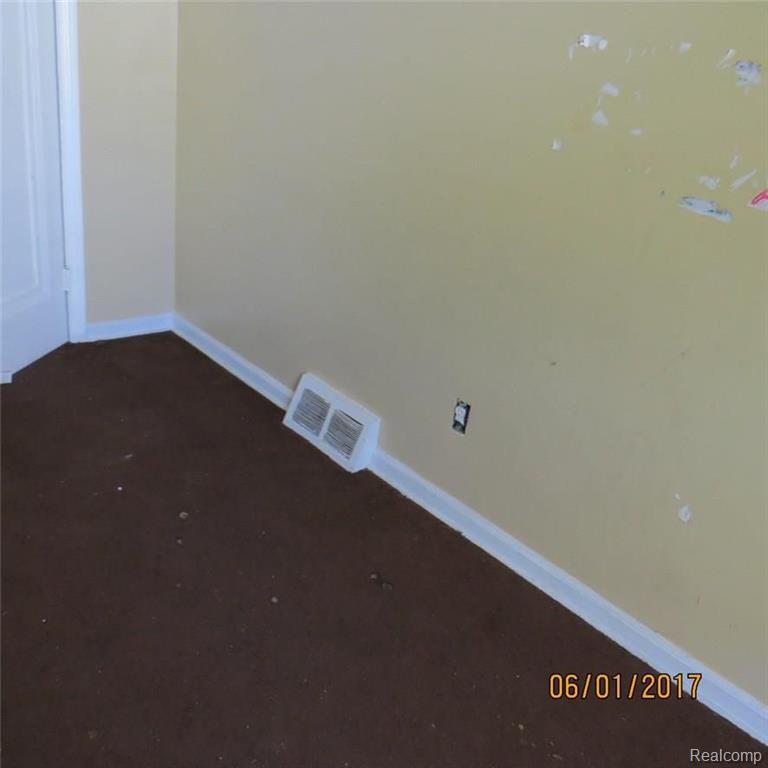 7668 Evergreen Road Detroit, MI 48228 - Photo 26 of 27