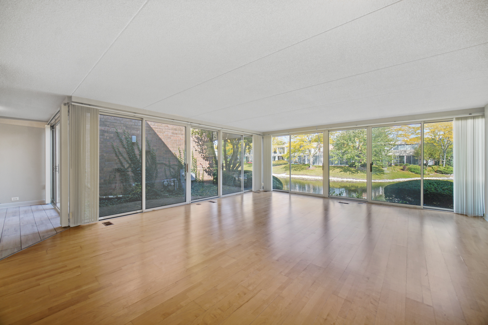 1730 Seton Road Northbrook, IL 60062 - Photo 2 of 27