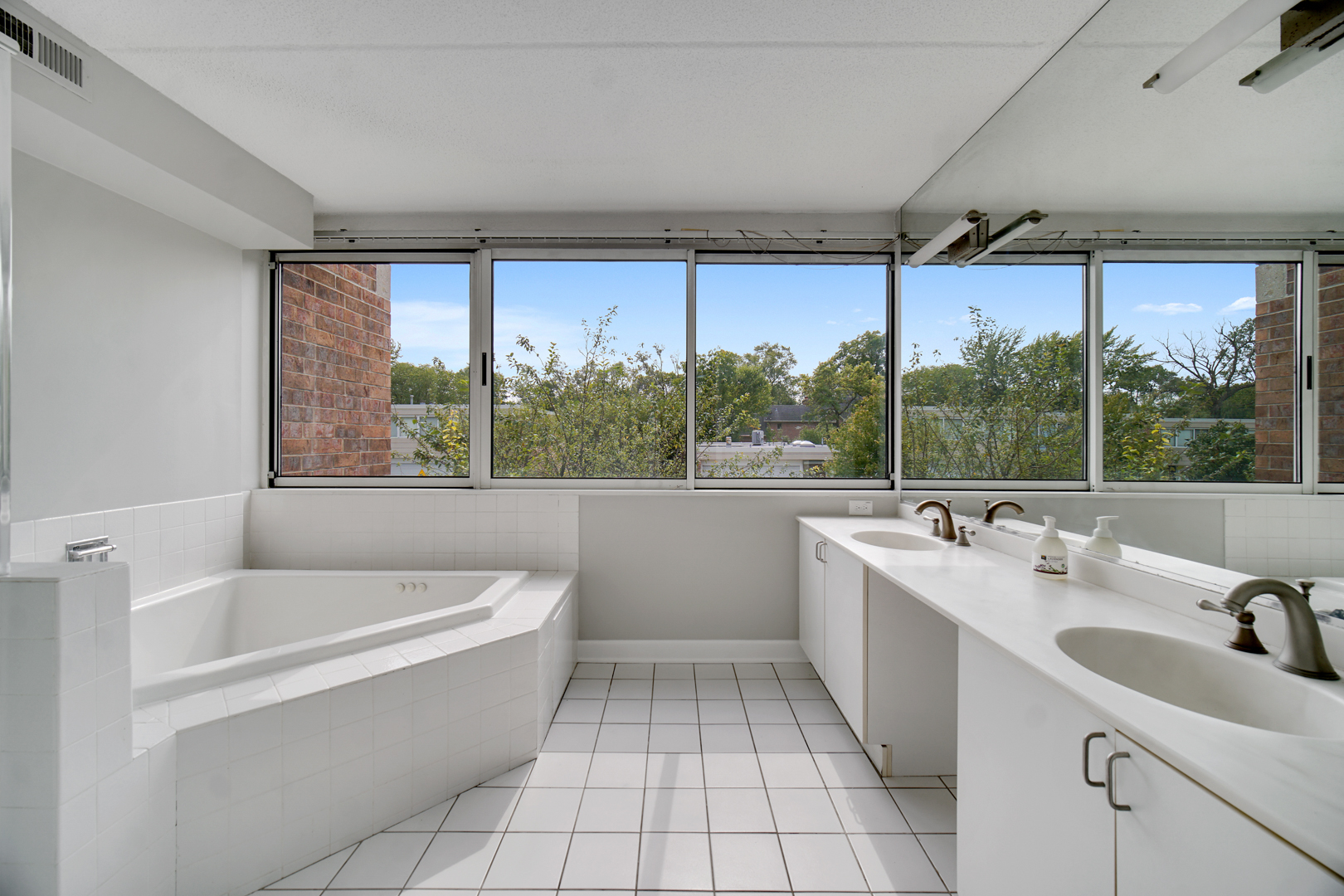 1730 Seton Road Northbrook, IL 60062 - Photo 20 of 27