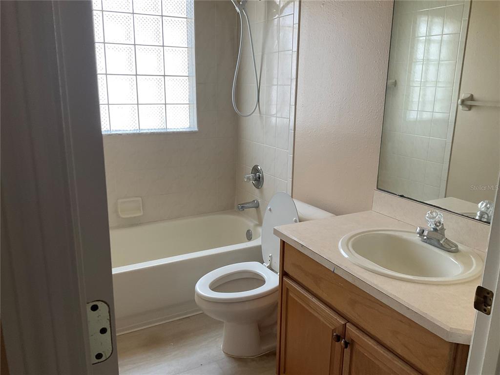 2717 Villa Drive Valrico, FL 33596 - Photo 3 of 19