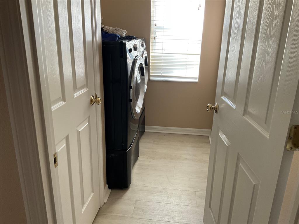 2717 Villa Drive Valrico, FL 33596 - Photo 5 of 19