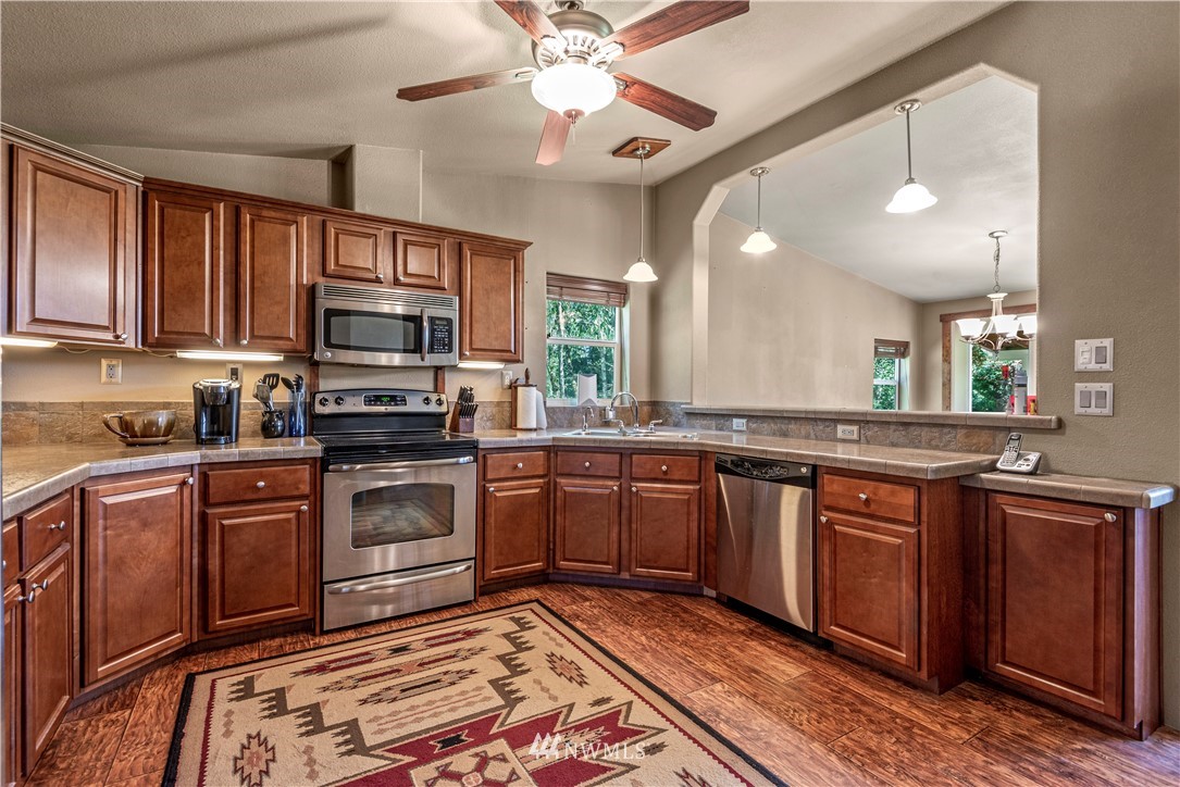 248-35 Burchett Road Onalaska, WA 98570 - Photo 5 of 32