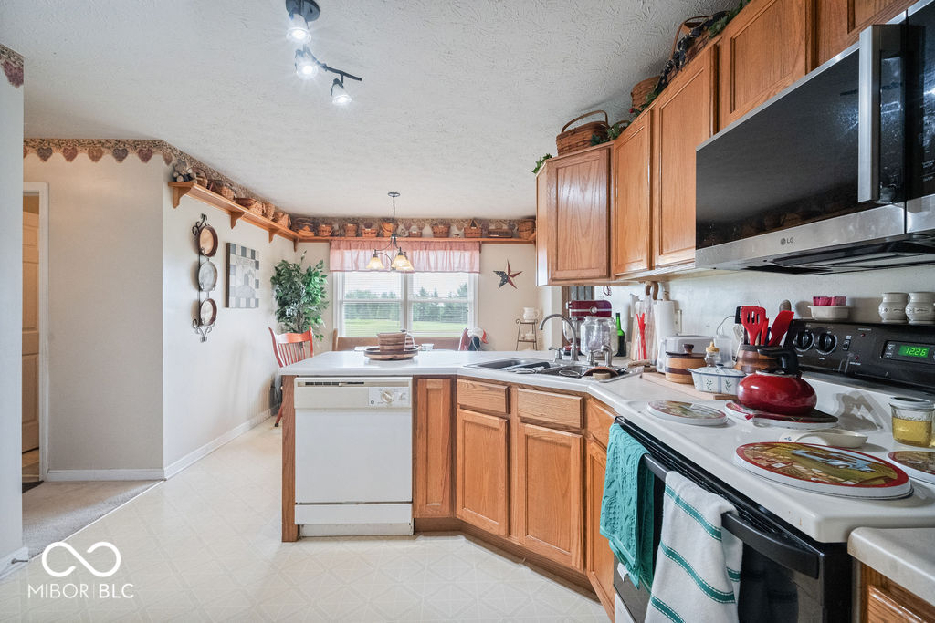 5307 West Division Road Tipton, IN 46072 - Photo 9 of 39