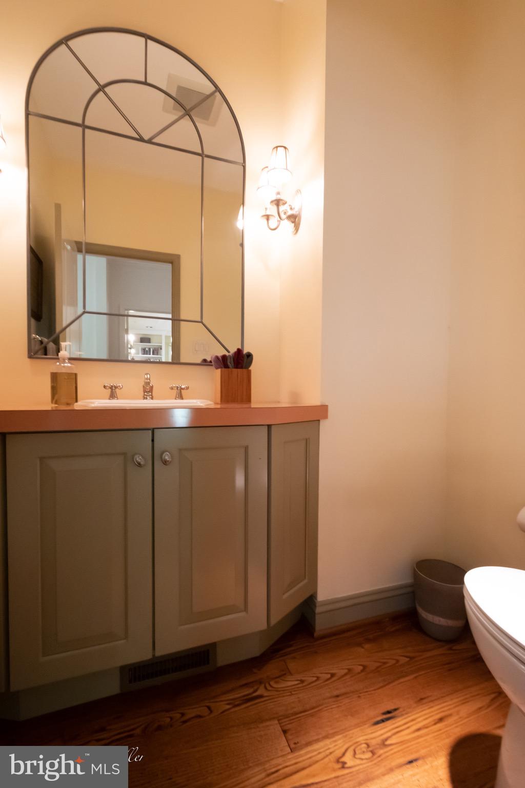 8 Roland Green, Unit 4 Baltimore, MD 21210 - Photo 27 of 76 Hall Powder Room Off Living Room