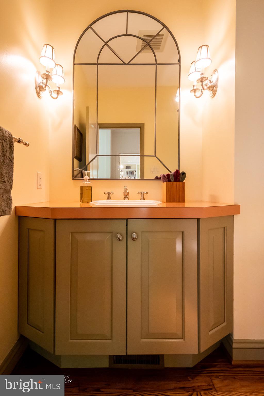 8 Roland Green, Unit 4 Baltimore, MD 21210 - Photo 29 of 76 Powder Room