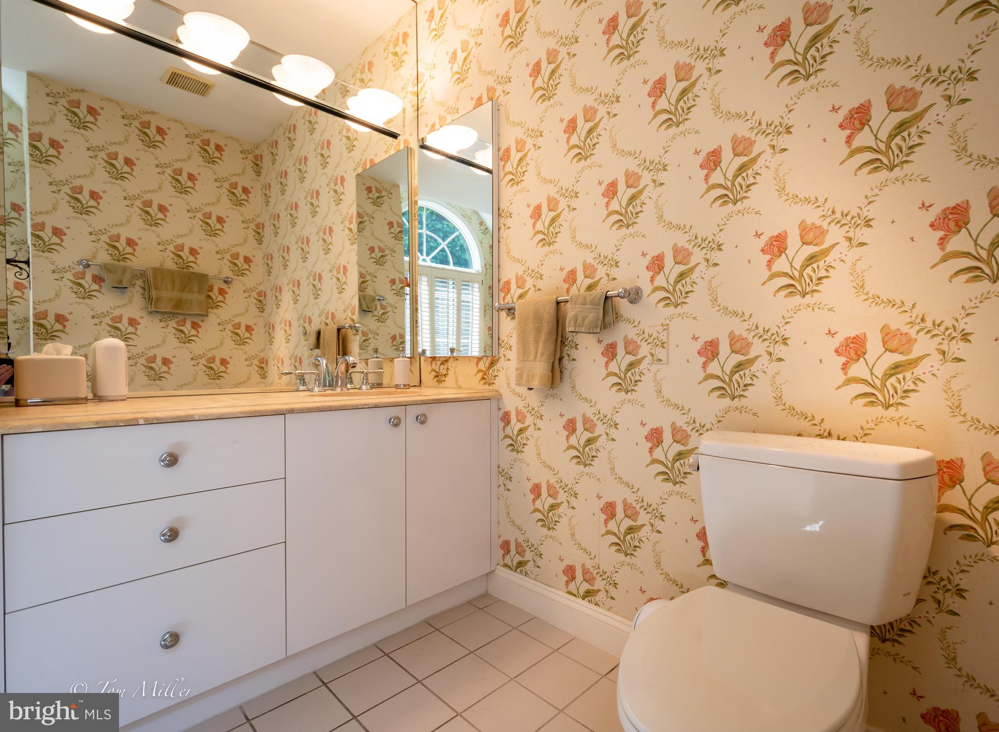 8 Roland Green, Unit 4 Baltimore, MD 21210 - Photo 43 of 76 Second Full Bath