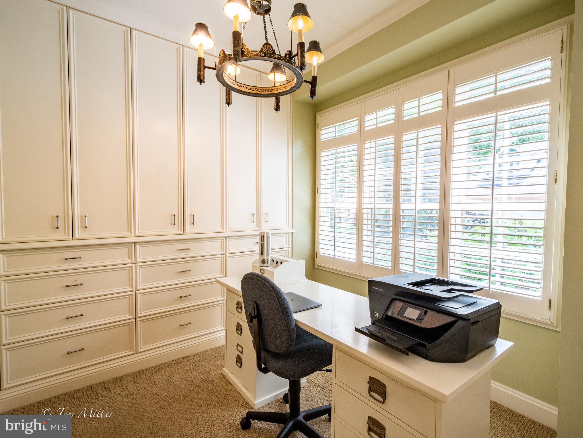 8 Roland Green, Unit 4 Baltimore, MD 21210 - Photo 46 of 76 Main Level Office/Sitting Room
