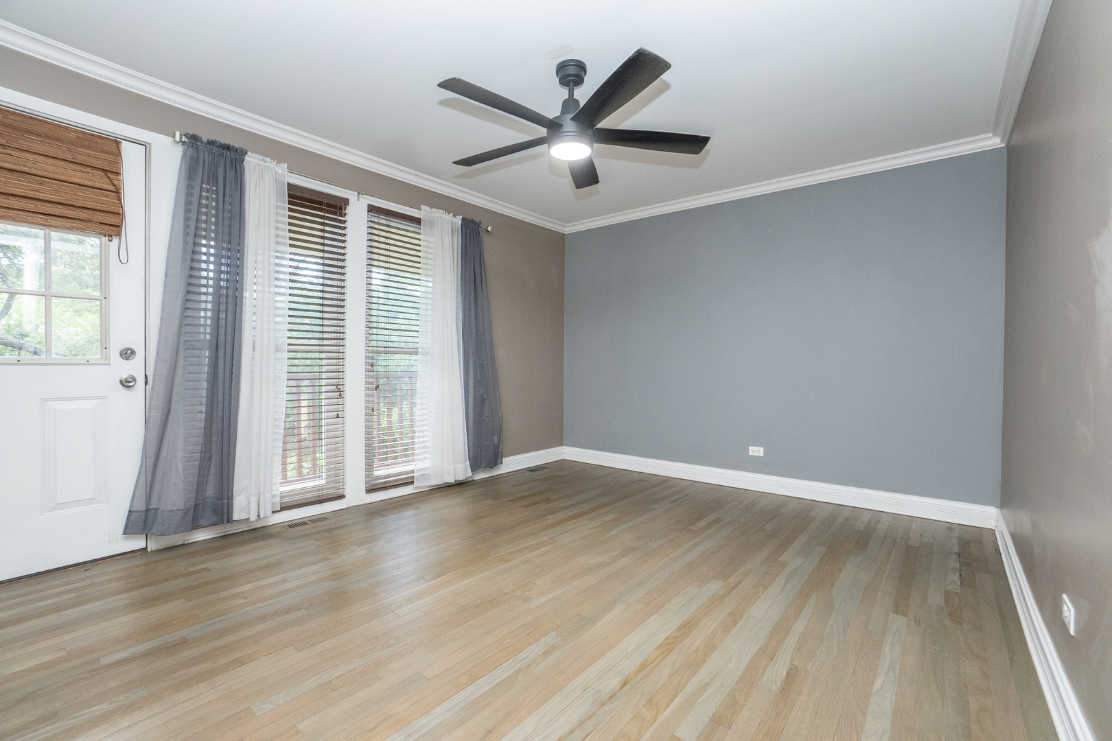 1400 Cooper Road Hoffman Estates, IL 60169 - Photo 12 of 32