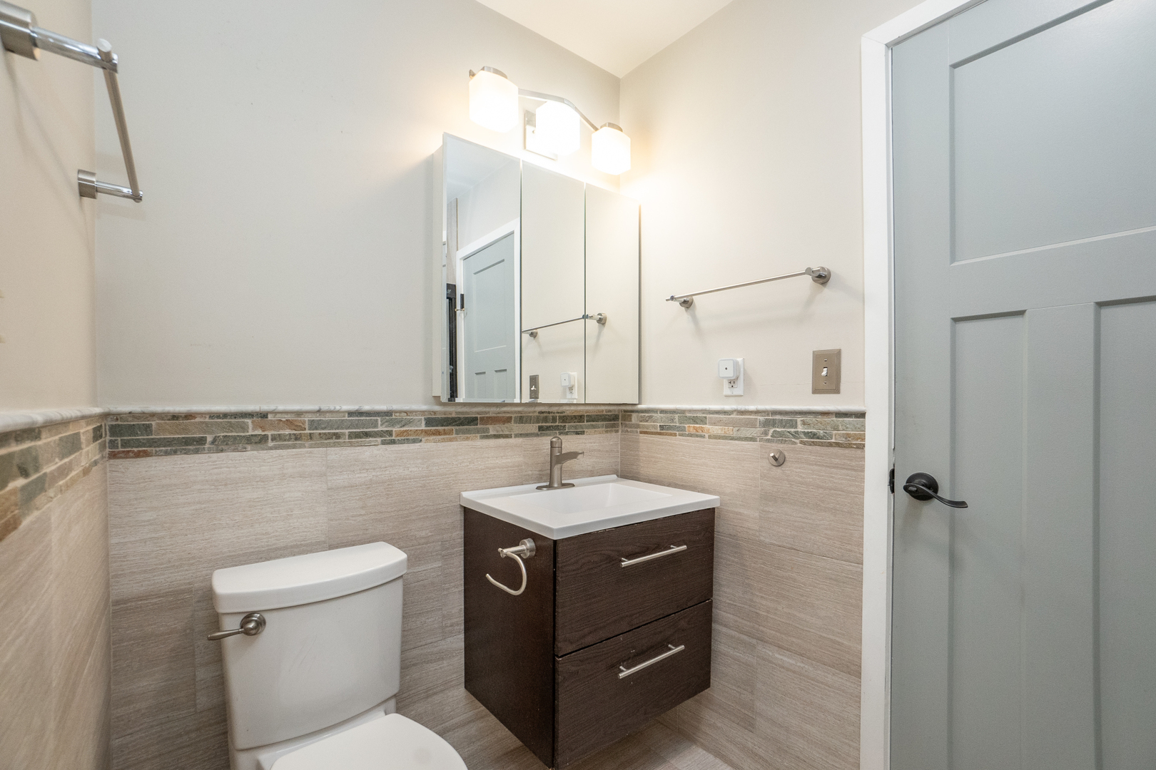 1400 Cooper Road Hoffman Estates, IL 60169 - Photo 15 of 32