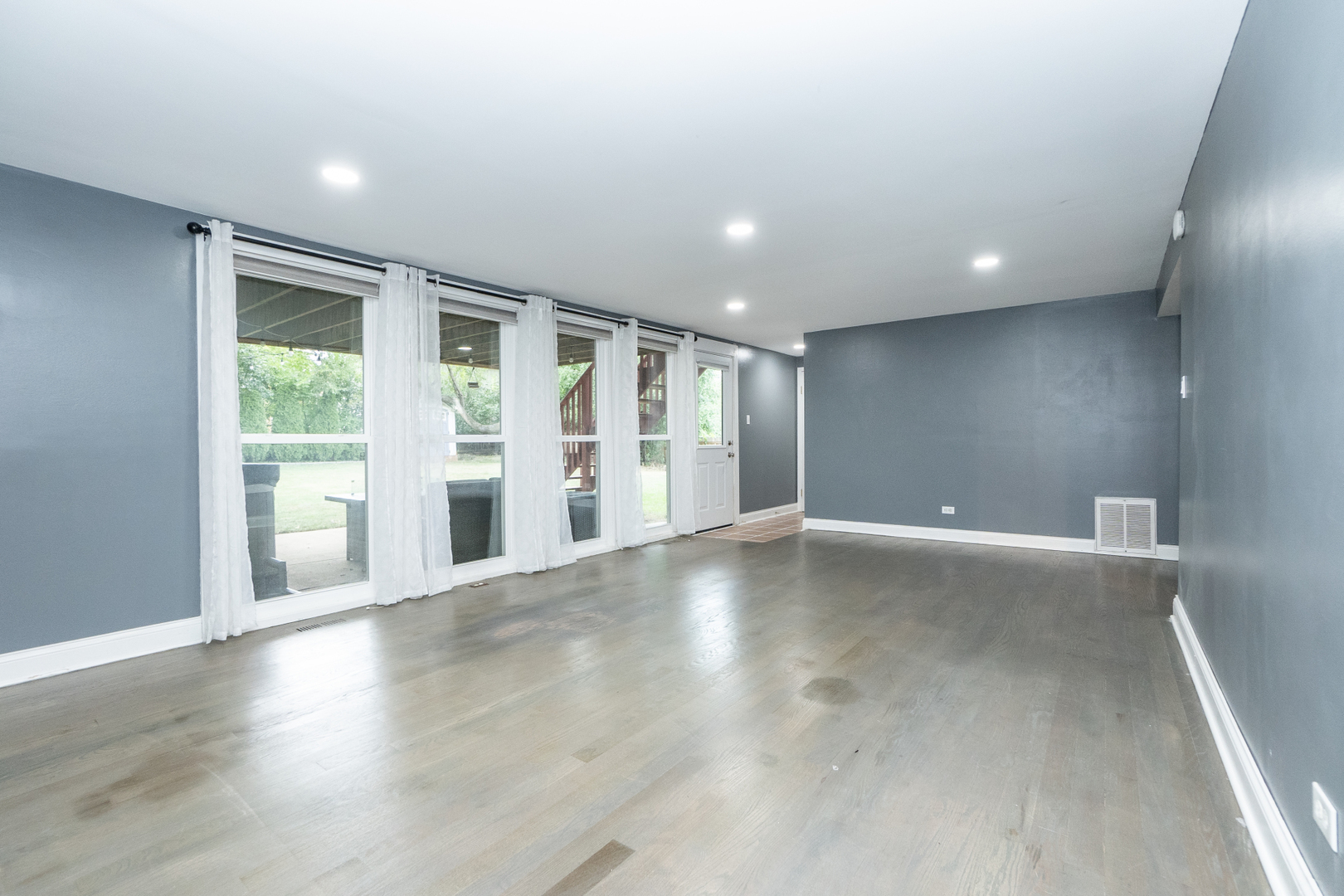 1400 Cooper Road Hoffman Estates, IL 60169 - Photo 24 of 32