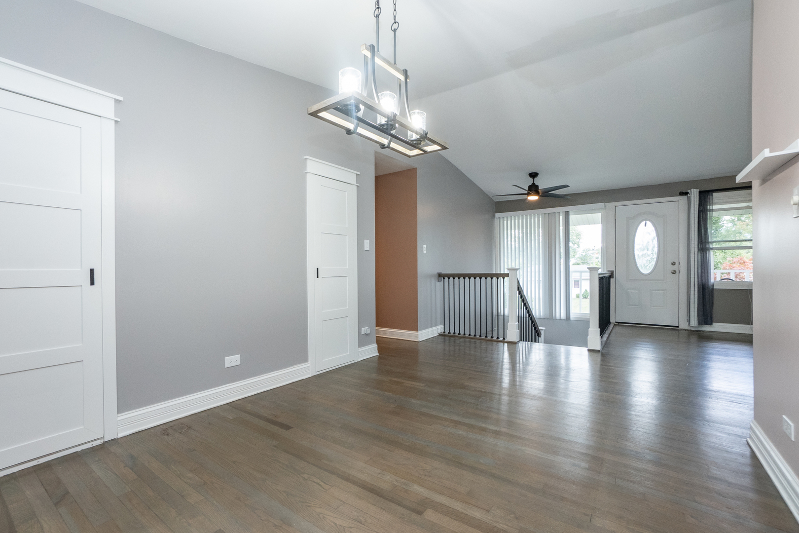 1400 Cooper Road Hoffman Estates, IL 60169 - Photo 7 of 32