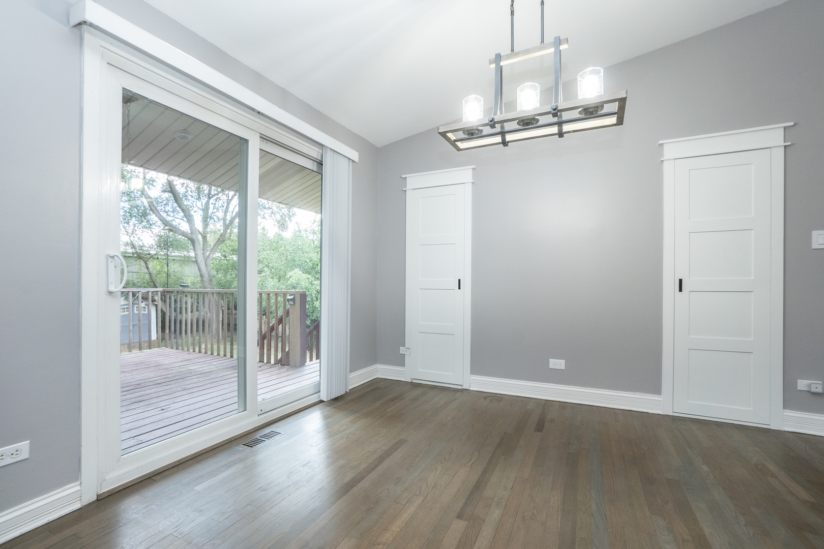 1400 Cooper Road Hoffman Estates, IL 60169 - Photo 8 of 32