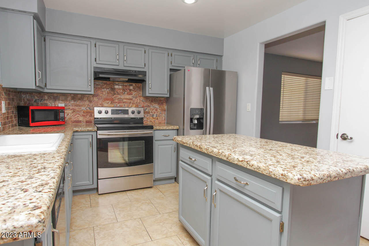 5654 West Mountain View Road Glendale, AZ 85302 - Photo 27 of 54 5654 W Mountain View Rd-5