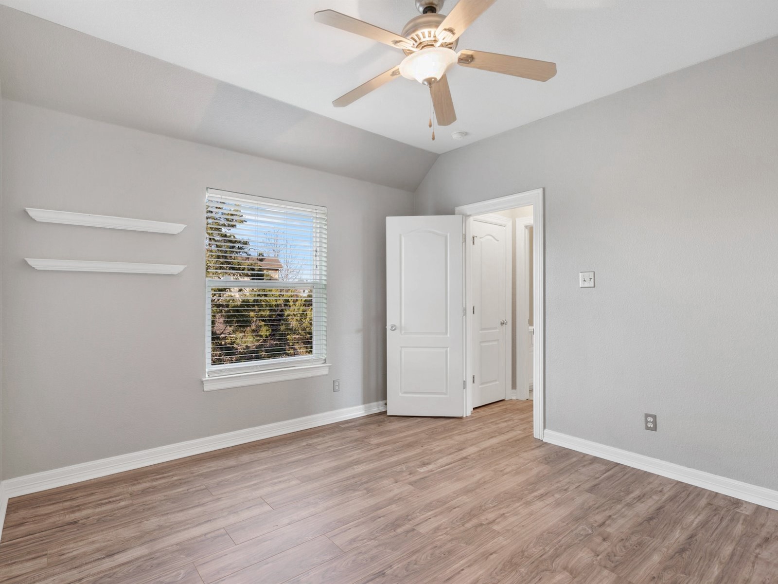 1005 Overlook Bend Leander, TX 78641 - Photo 18 of 25 Spare Bedroom 2