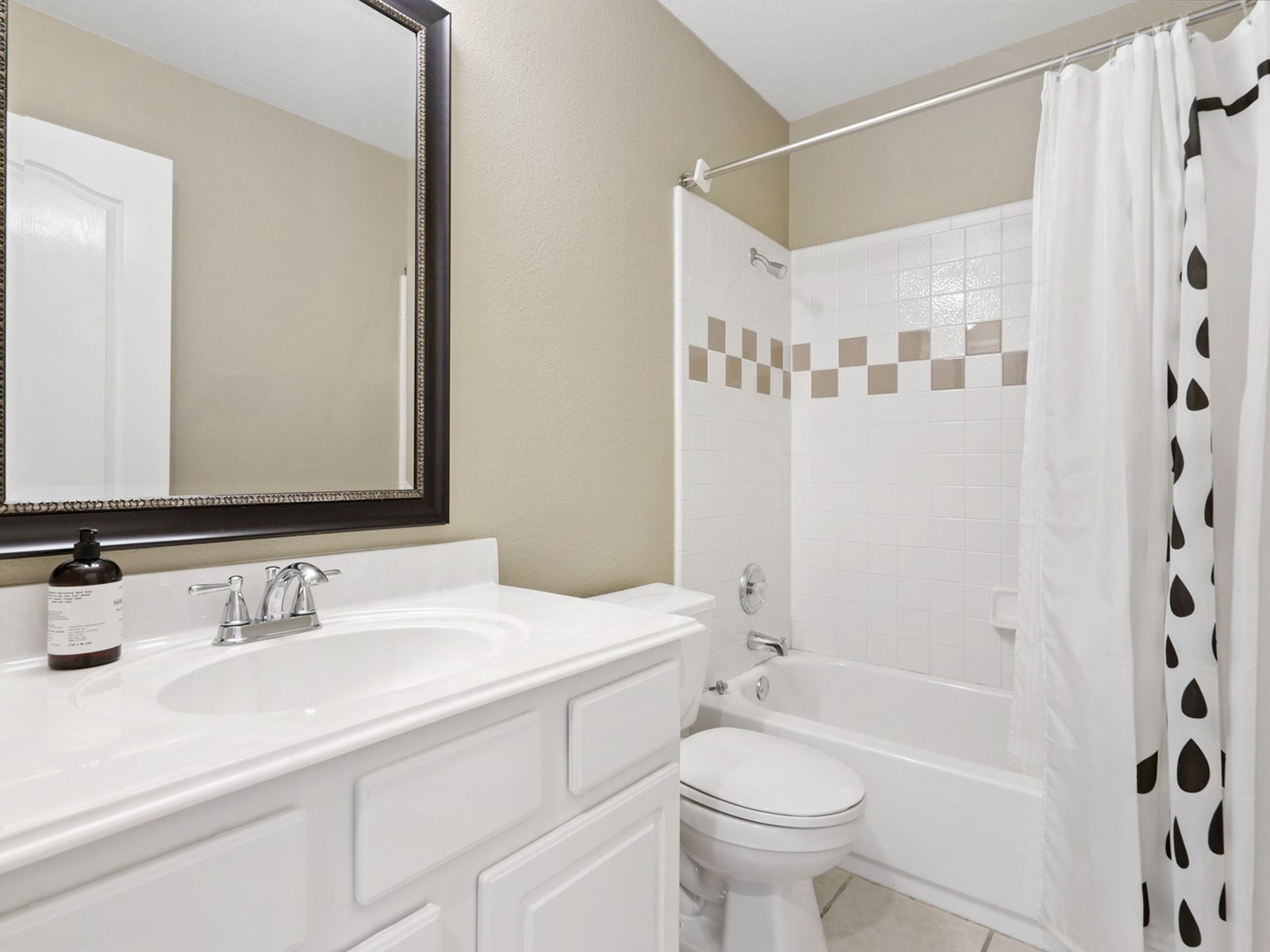 1005 Overlook Bend Leander, TX 78641 - Photo 19 of 25 Full Bathroom
