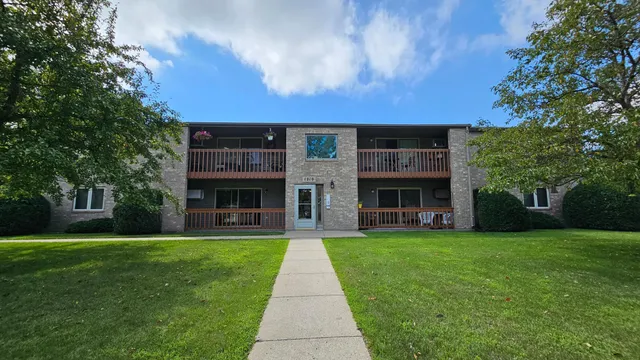 $220,000 | 1210 Long Avenue, Unit 202, Detroit Lakes, MN 56501