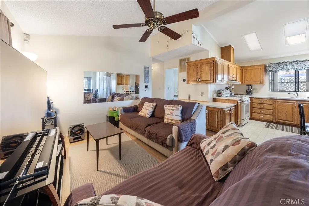 602 Roadrunner Way Perris, CA 92570 - Photo 14 of 34