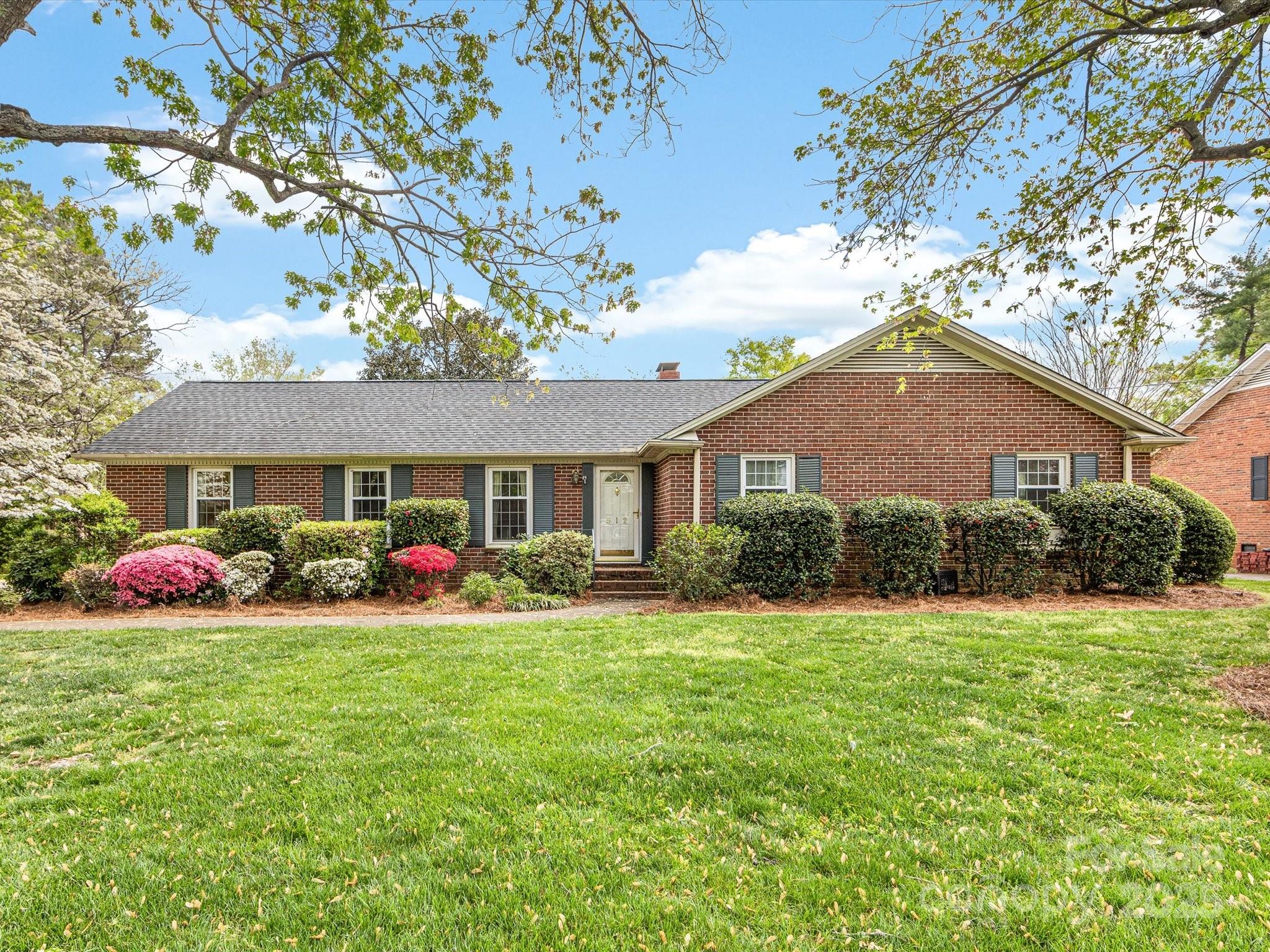 512 Holiday Road Gastonia, NC 28054 - Photo 1 of 42 Gallery Image 1