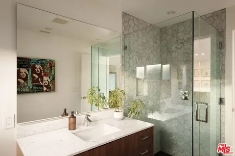 $2,650,000 | 5667 Aladdin Street, Los Angeles, CA 90008