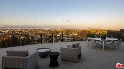 $2,650,000 | 5667 Aladdin Street, Los Angeles, CA 90008