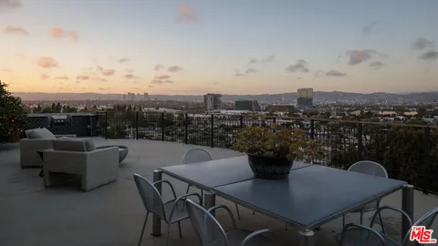 $2,650,000 | 5667 Aladdin Street, Los Angeles, CA 90008