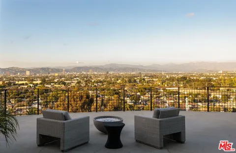 $2,650,000 | 5667 Aladdin Street, Los Angeles, CA 90008