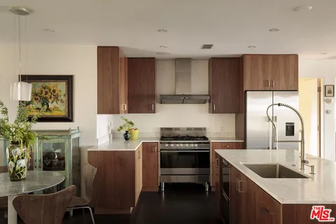 $2,650,000 | 5667 Aladdin Street, Los Angeles, CA 90008