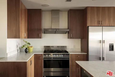 $2,650,000 | 5667 Aladdin Street, Los Angeles, CA 90008