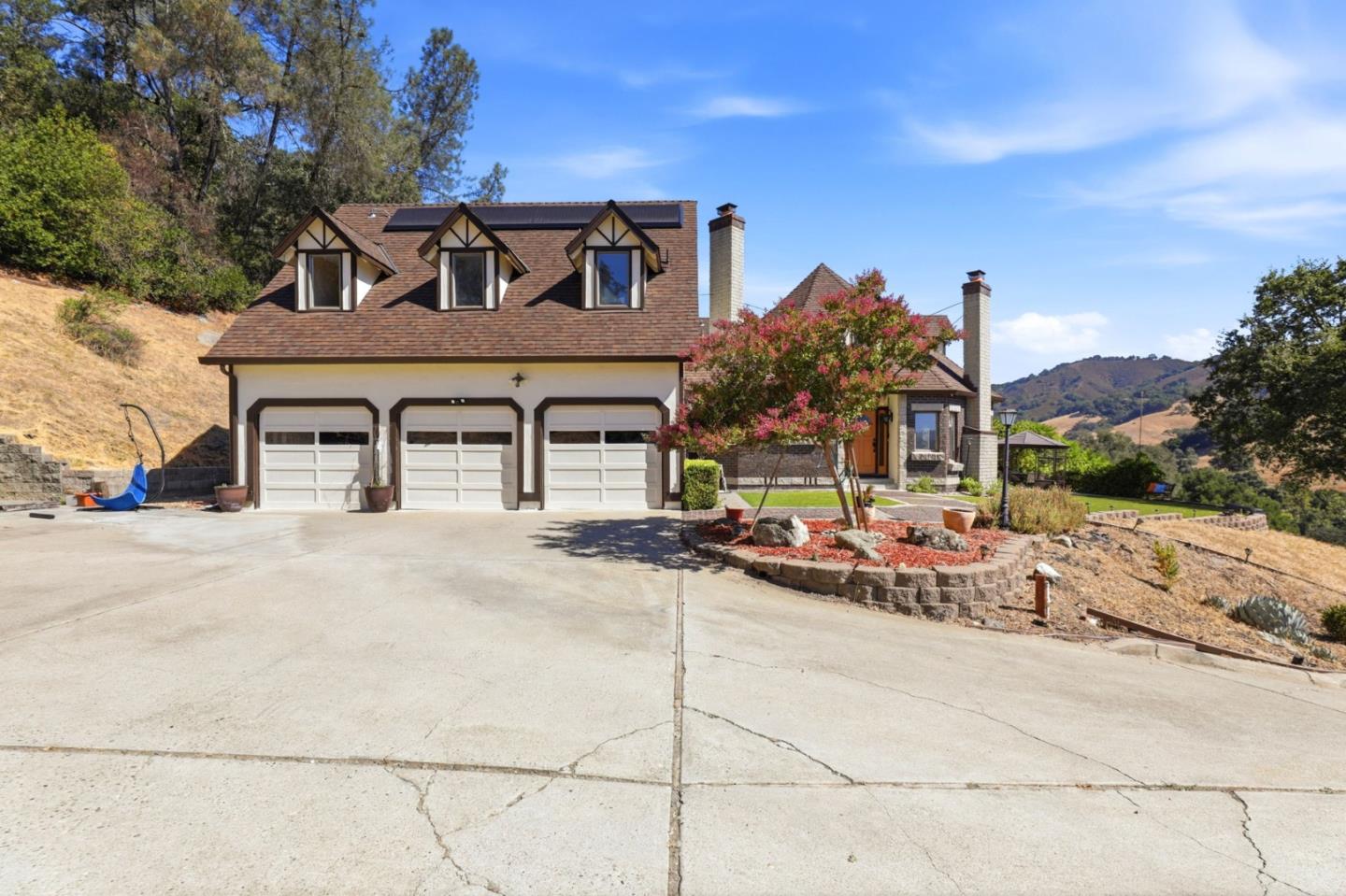 16955 Uvas Road Morgan Hill, CA 95037 - Photo 5 of 81 Gallery Image 5