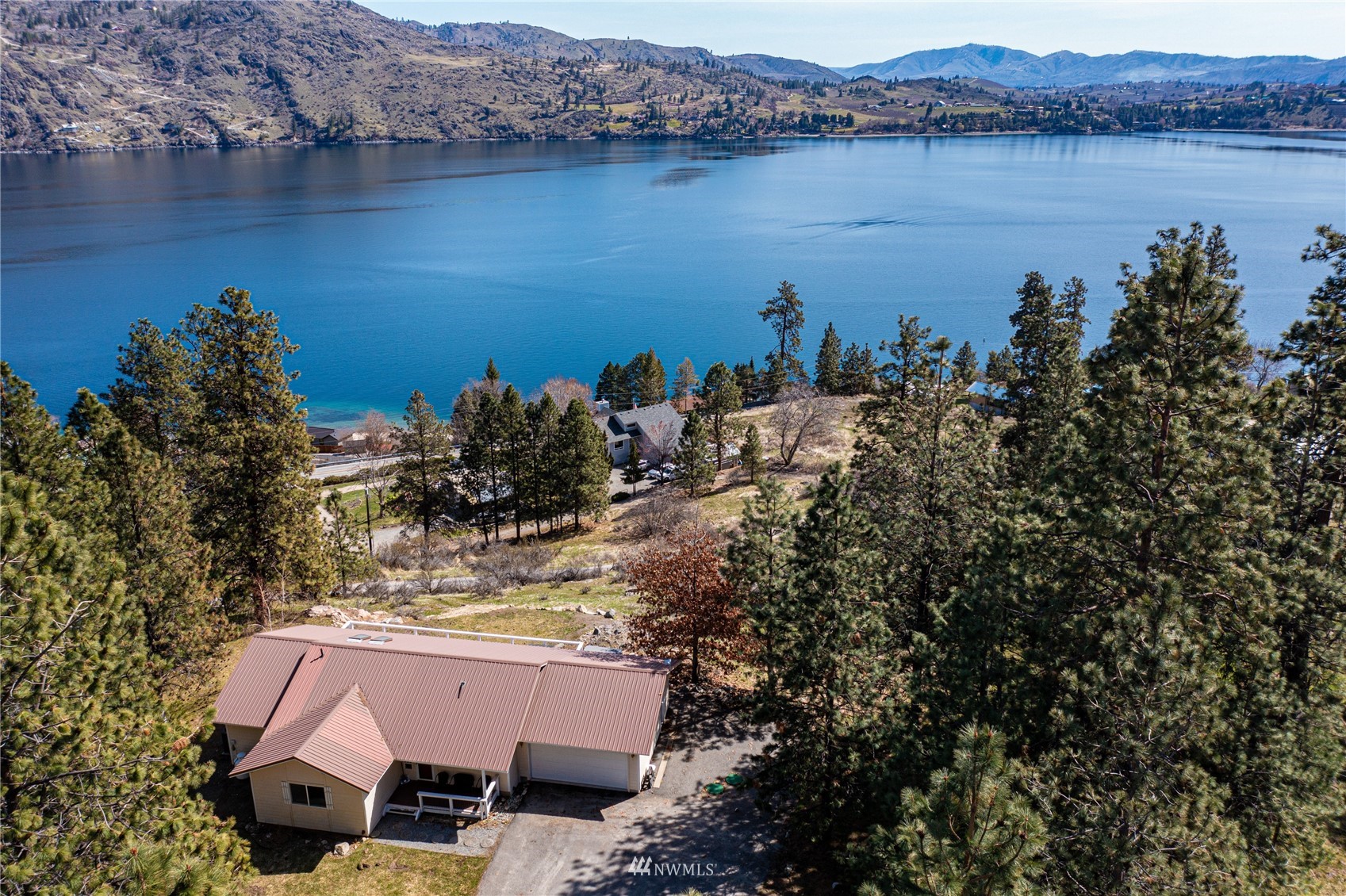 15005 South Lakeshore Road Chelan, WA 98816 - Photo 1 of 34 Gallery Image 1