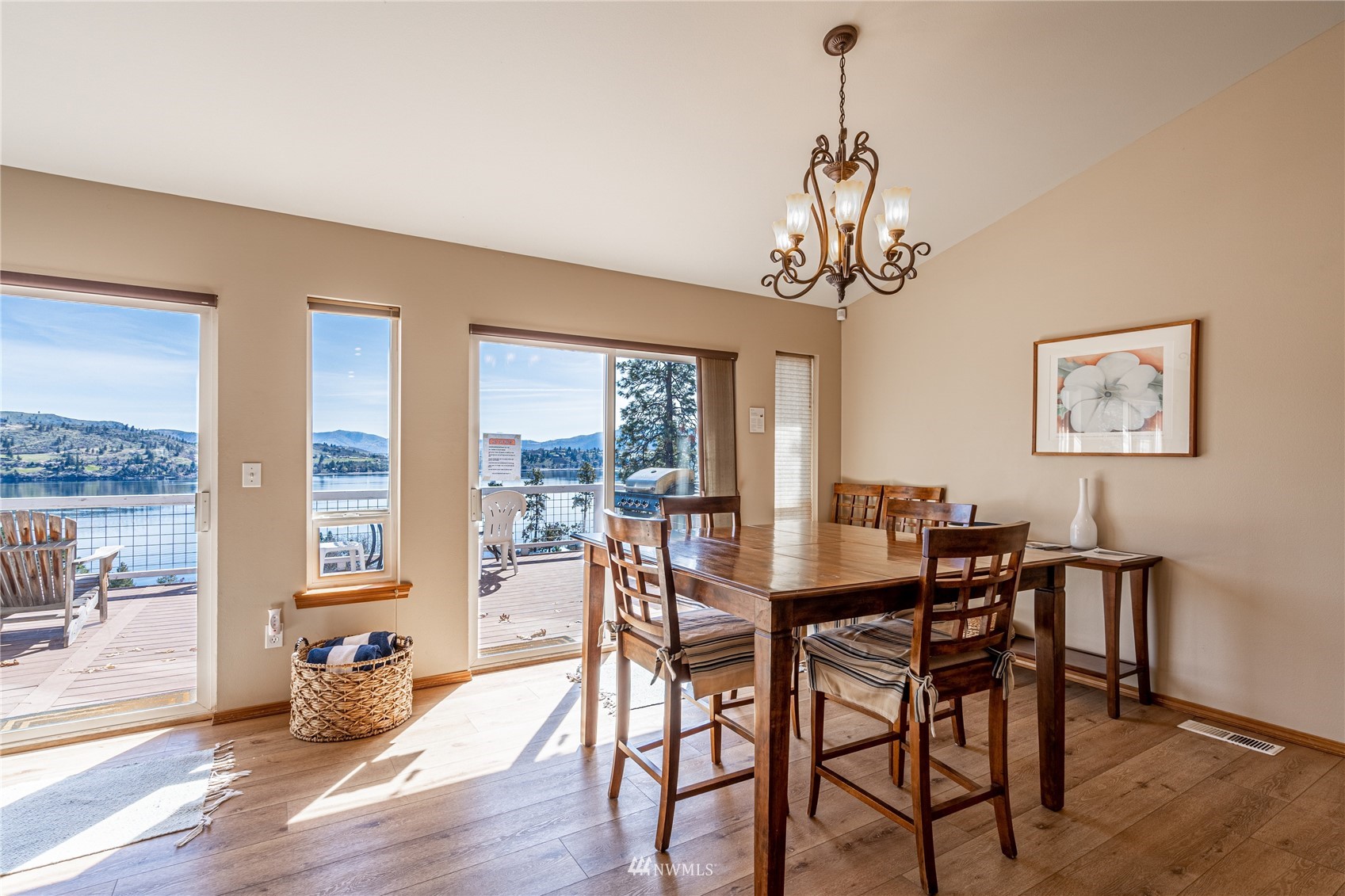15005 South Lakeshore Road Chelan, WA 98816 - Photo 12 of 34 Gallery Image 12
