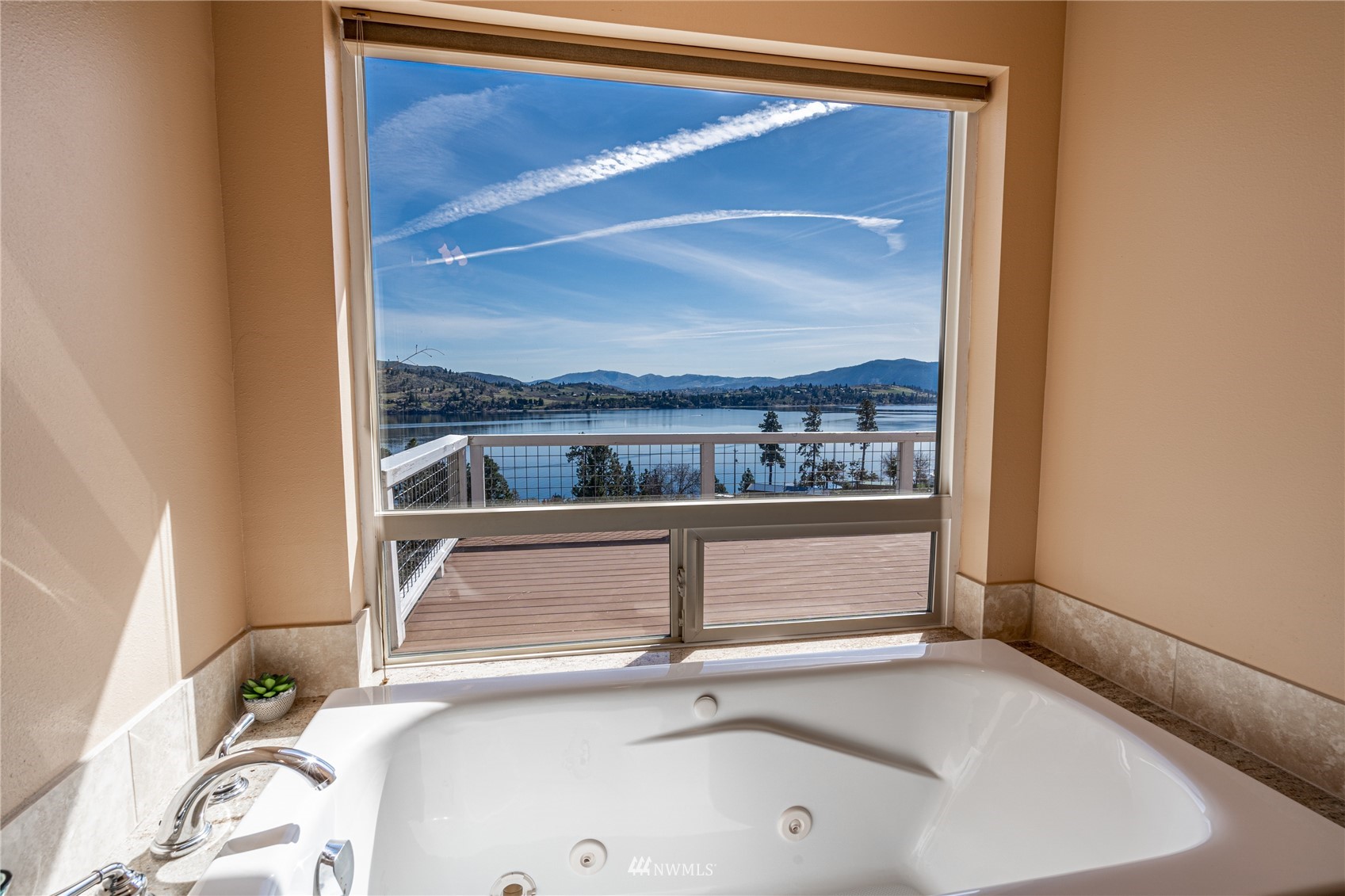 15005 South Lakeshore Road Chelan, WA 98816 - Photo 23 of 34 Gallery Image 23