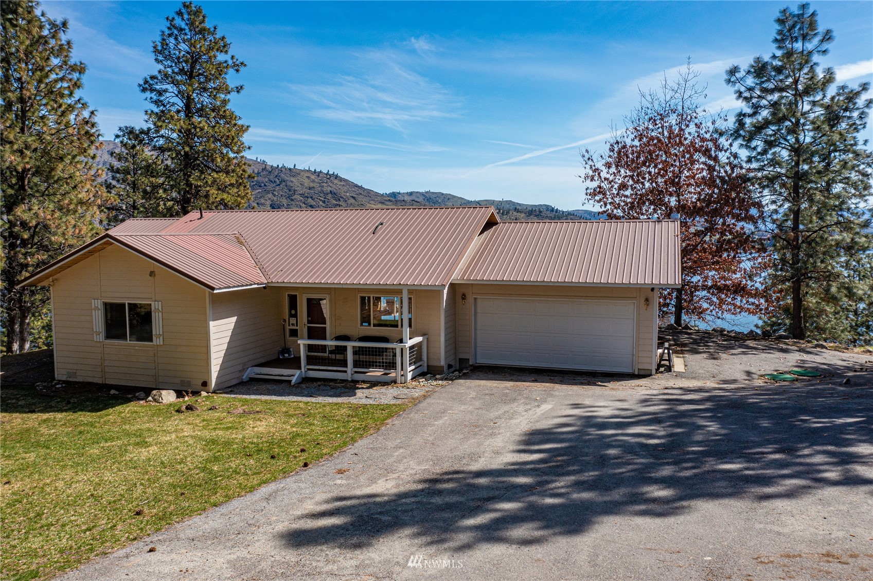 15005 South Lakeshore Road Chelan, WA 98816 - Photo 3 of 34 Gallery Image 3