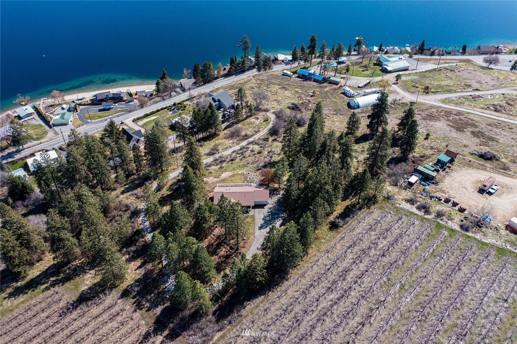 15005 South Lakeshore Road Chelan, WA 98816 - Photo 4 of 34 Gallery Image 4