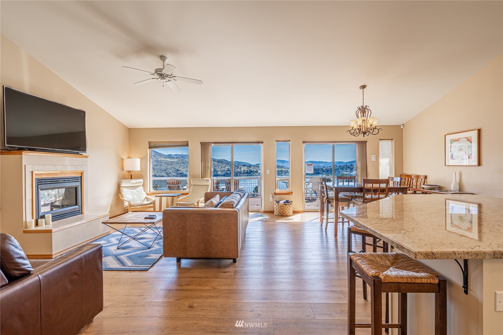 15005 South Lakeshore Road Chelan, WA 98816 - Photo 9 of 34 Gallery Image 9