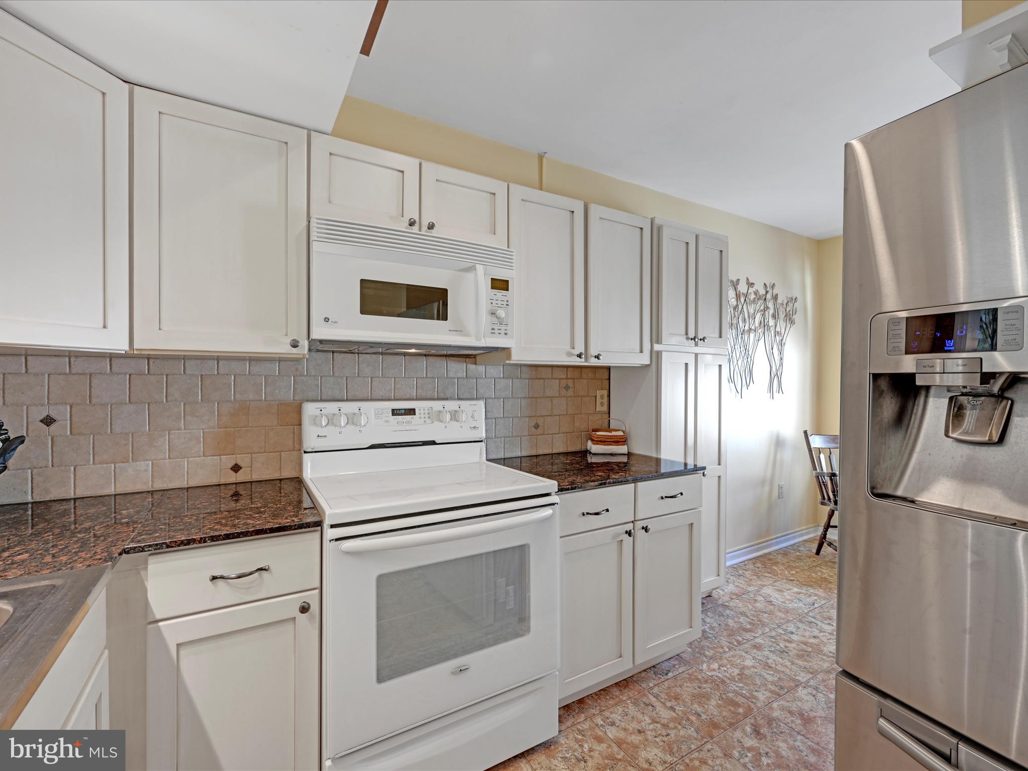 17 Spring Walk Court Lancaster, PA 17601 - Photo 11 of 26 Kitchen