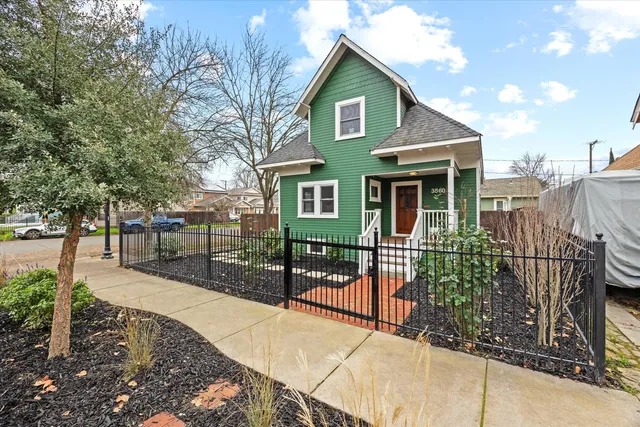 $685,000 | 3560 1st Avenue, Sacramento, CA 95817